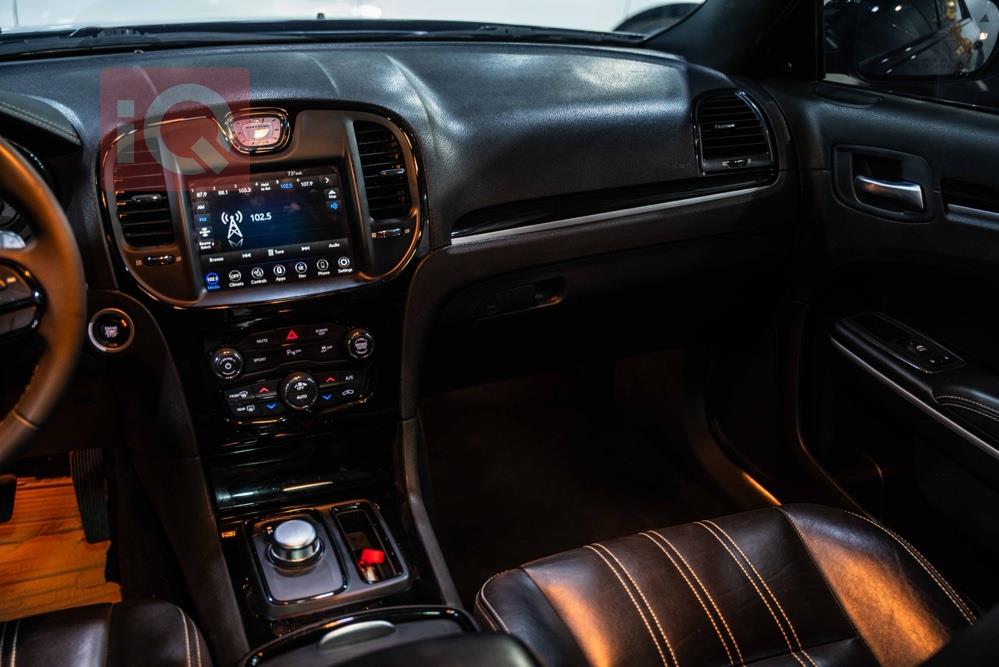 کرایسلەر 300